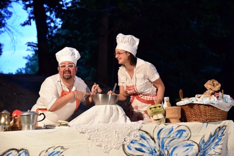 CENE E BANCHETTI TRA LE CASE DI BONDA | Il Cerca Artigiano di Qualità