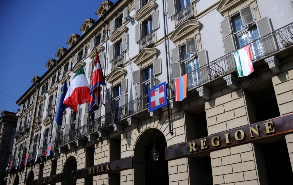 LA REGIONE PIEMONTE HA DECISO A FAVORE DI UN MINI REDDITO TEMPORANEO PER CHI E' IN CERCA DI LAVORO